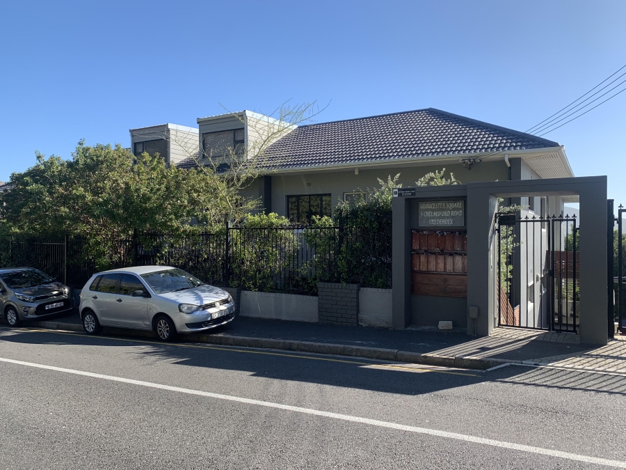 2 Bedroom Property for Sale in Vredehoek Western Cape